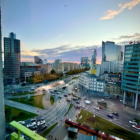 3 Metro Wifi 65'tv Netflix Hbo Appletv Amazontv Apartment Warsaw
