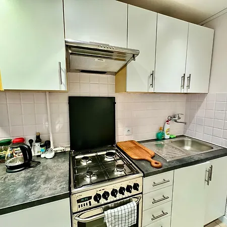 Apartment 3 Metro Wifi 65'tv Netflix Hbo Appletv Amazontv Warsaw