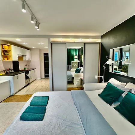 3 Metro Wifi 65'tv Netflix Hbo Appletv Amazontv Varsovie