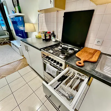 Appartement 3 Metro Wifi 65'tv Netflix Hbo Appletv Amazontv