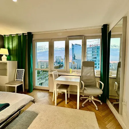 Apartment 3 Metro Wifi 65'tv Netflix Hbo Appletv Amazontv Warsaw